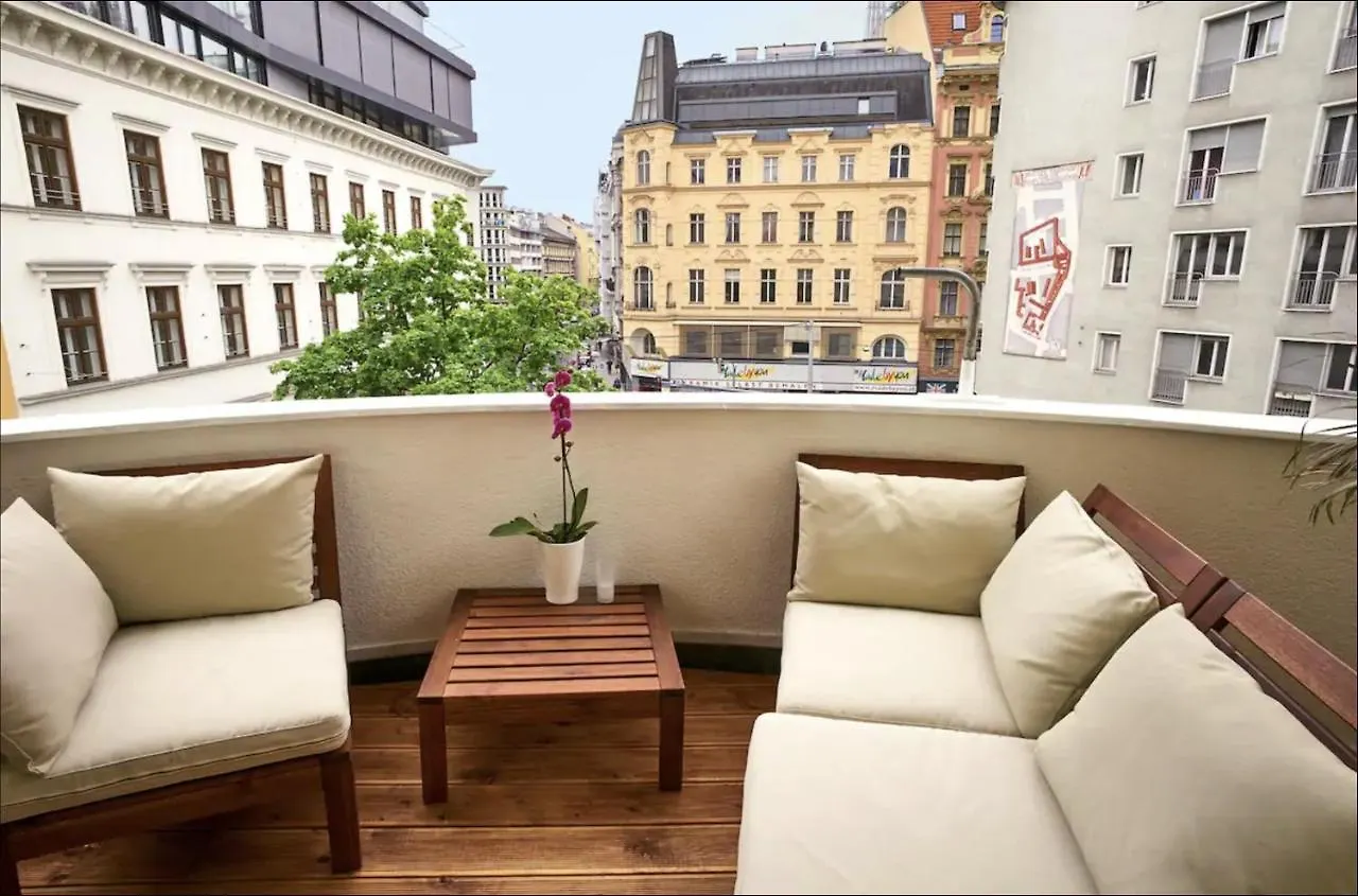 City Centre Klimts Balcony location